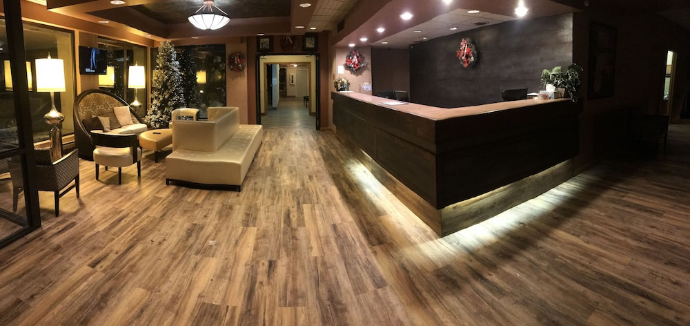 Lobby & Reception