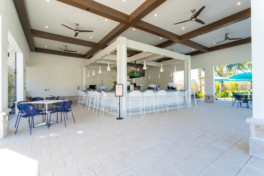 Stunning Game Room Pool Jacuzzi Storey Lake 2799