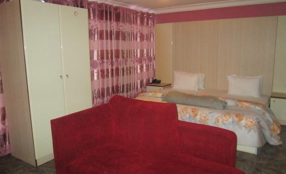 Idrinana Hotels