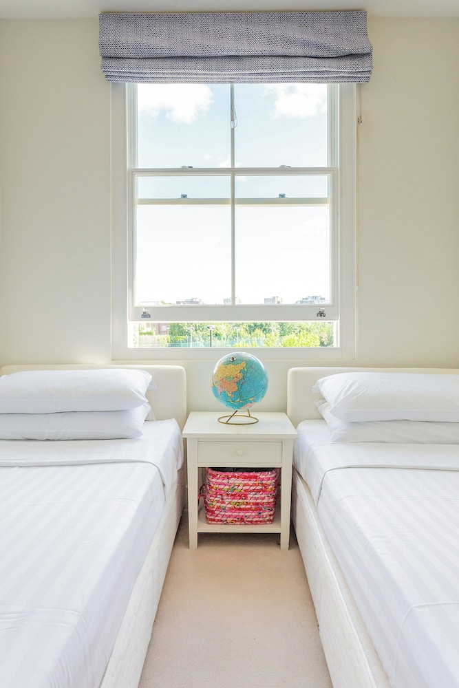 Oakington Road by Onefinestay