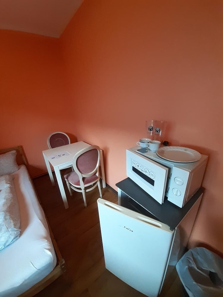 2-Rent Group Hostel Rooms&Apartments TUB19A