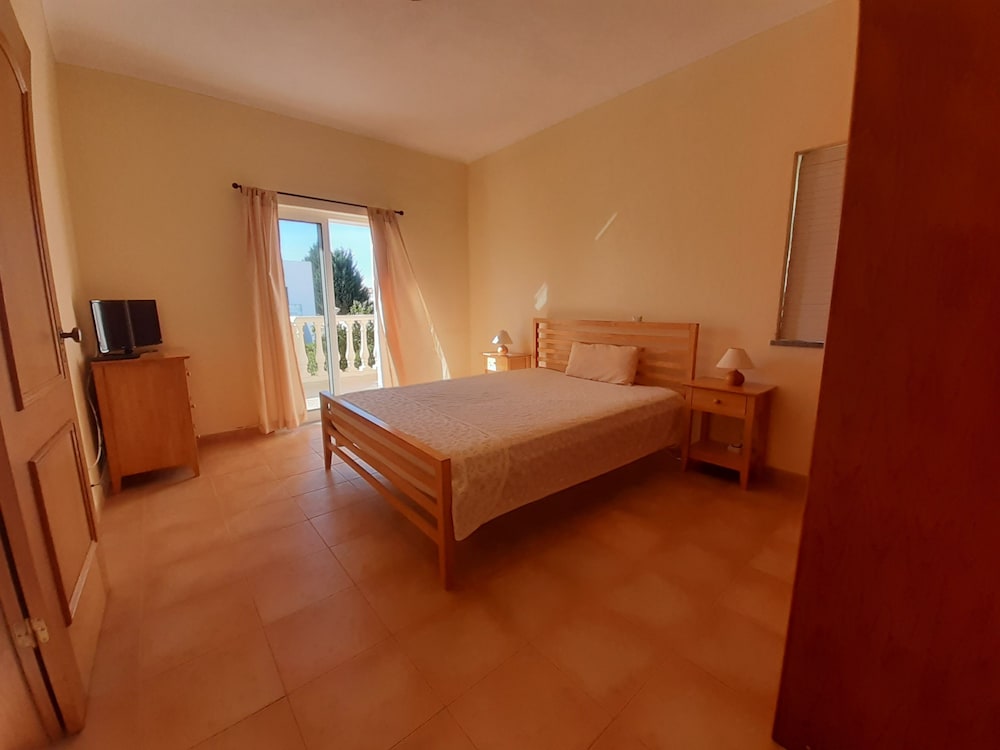4 Bedrooms Arma o de Pera Private Pool Villa