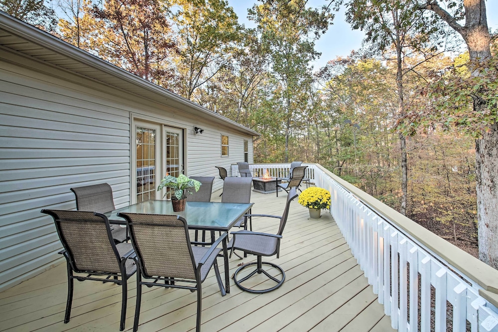 Fire Pit & Grill: Tranquil Retreat in Hot Springs