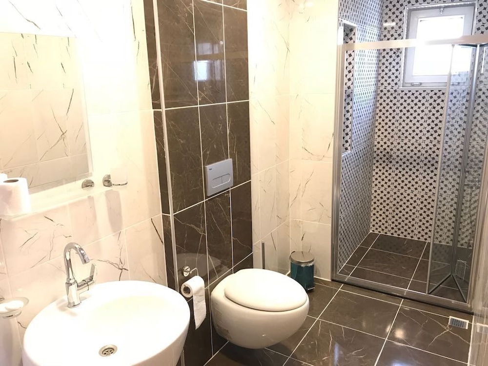 Azim Otel - Property Image 3