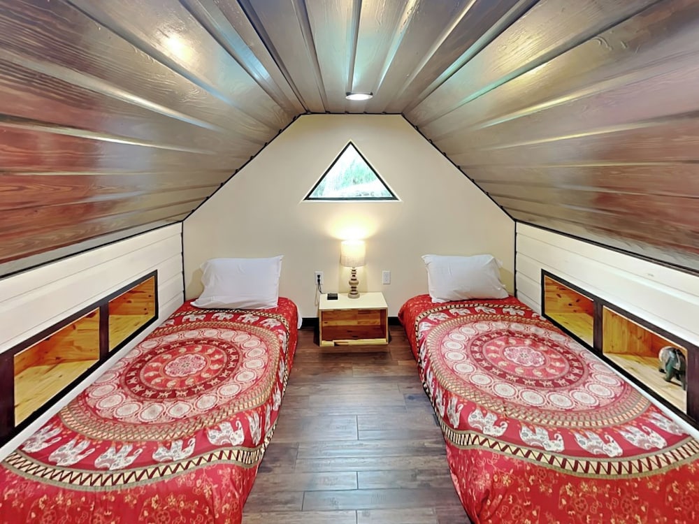 SabaiDii Guesthouse A & B by Miss Kitty’s