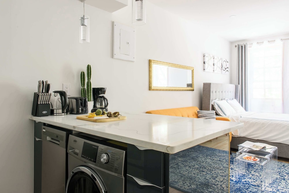 1597 New York Apt