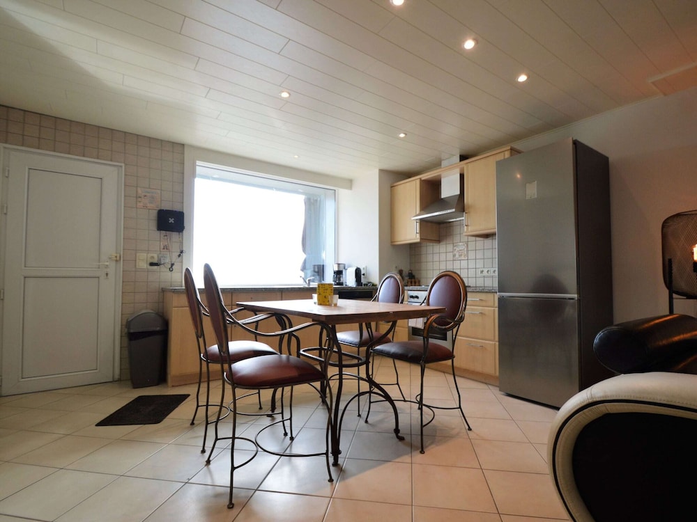 Rochehaut Hideaway With Tub