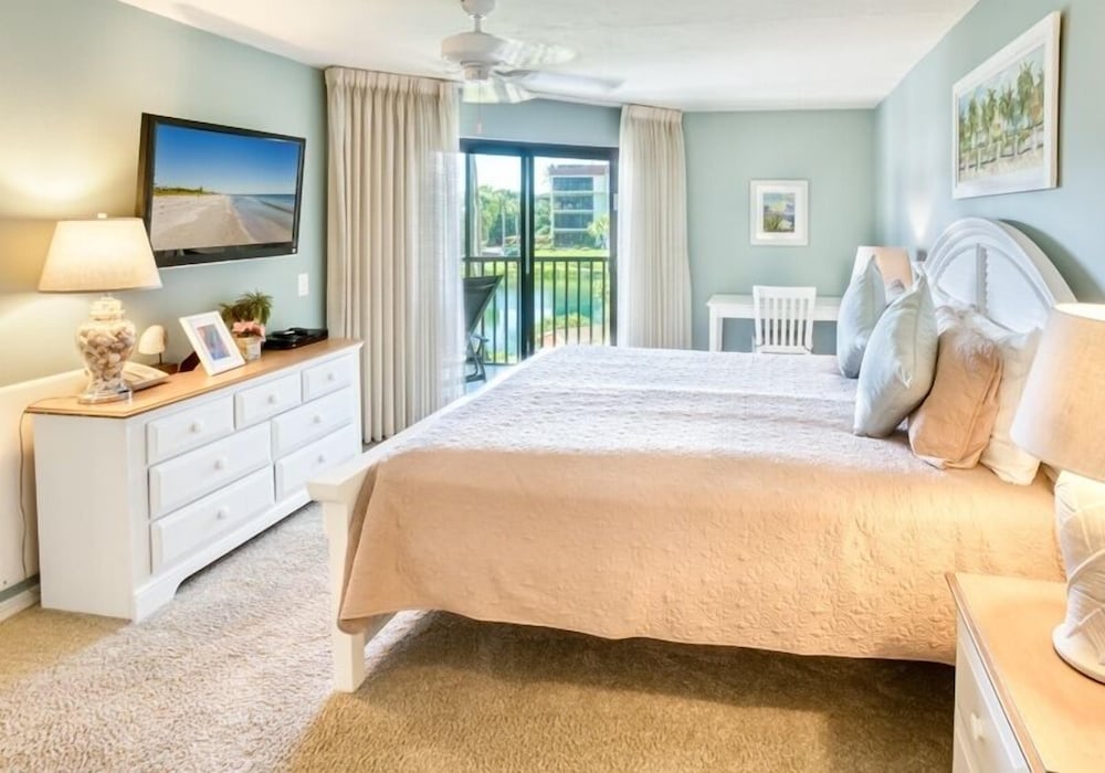 Pointe Santo D27 2 Bedroom Condo