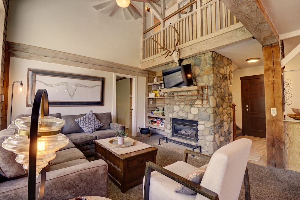 An206 Anaconda 4 Bedroom Condo