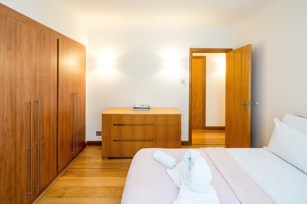 Bright 2-Bed Flat Near St Paul’S