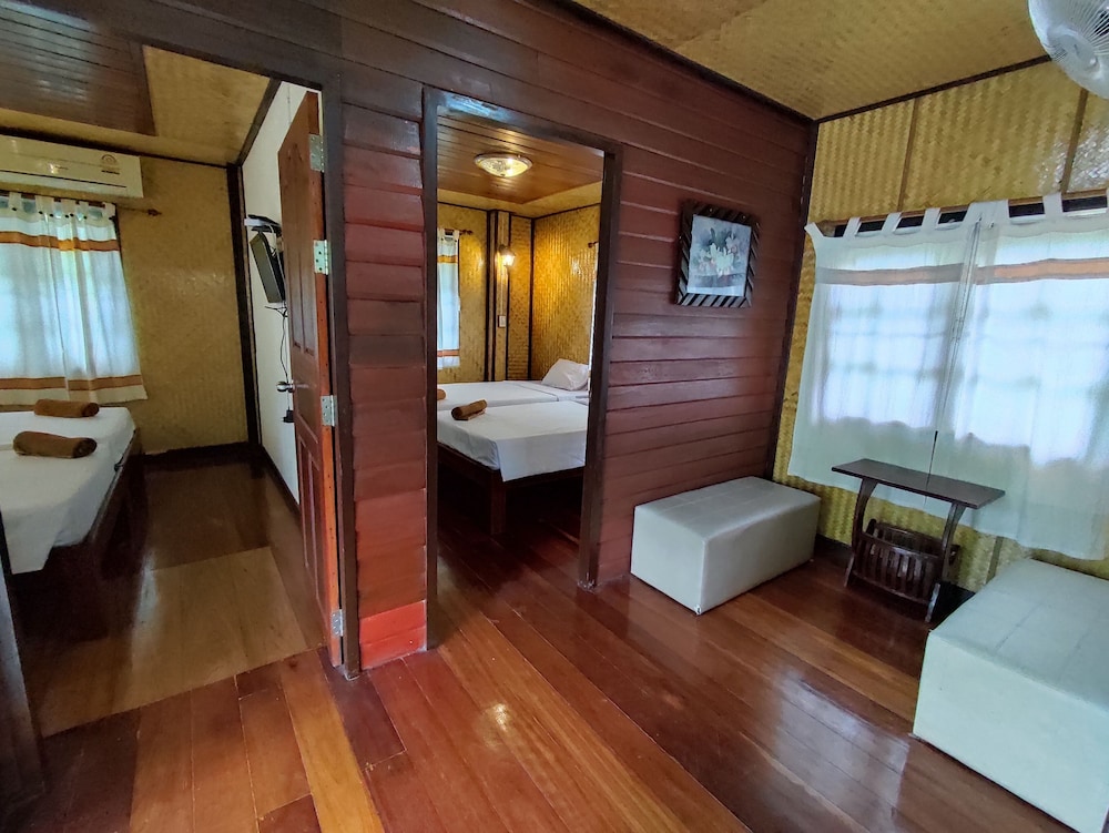 Baansuanlynjee Maeklong Resort