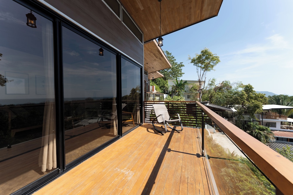 Sea View Paradise Retreat by Sea N' Rent
