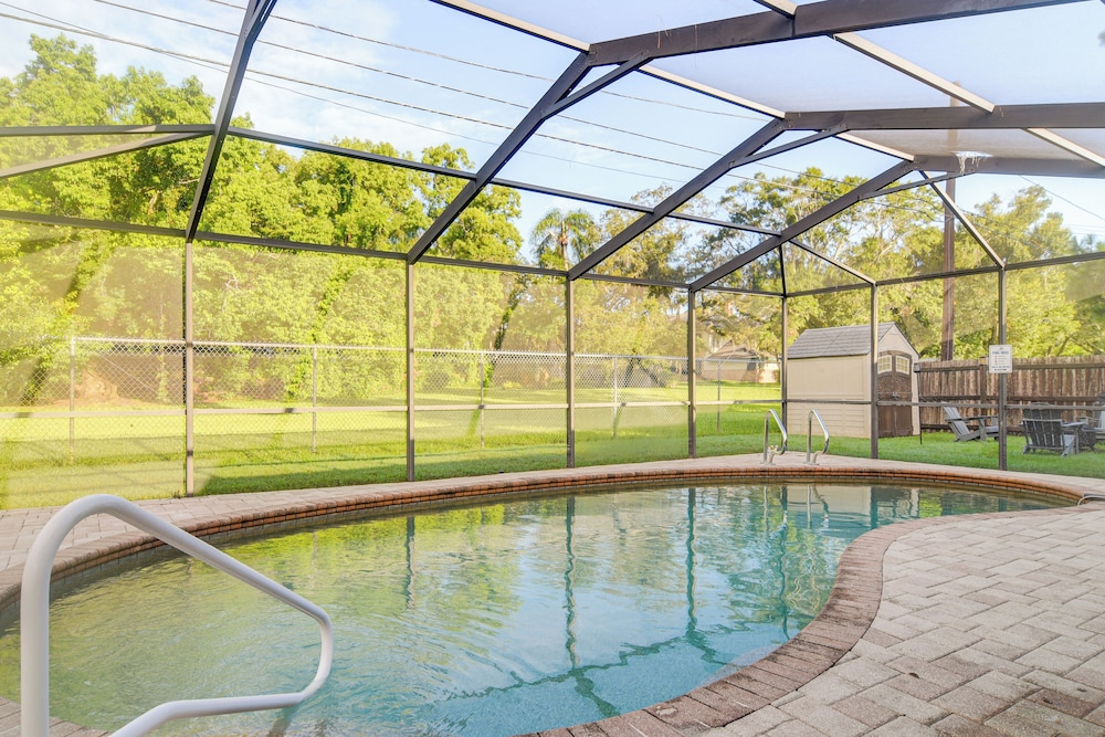 6 Mi to Clearwater Beach: Home w/ Furnished Lanai