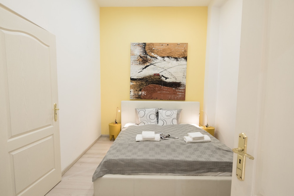 Budapest Easy Flat - Basilica Lux