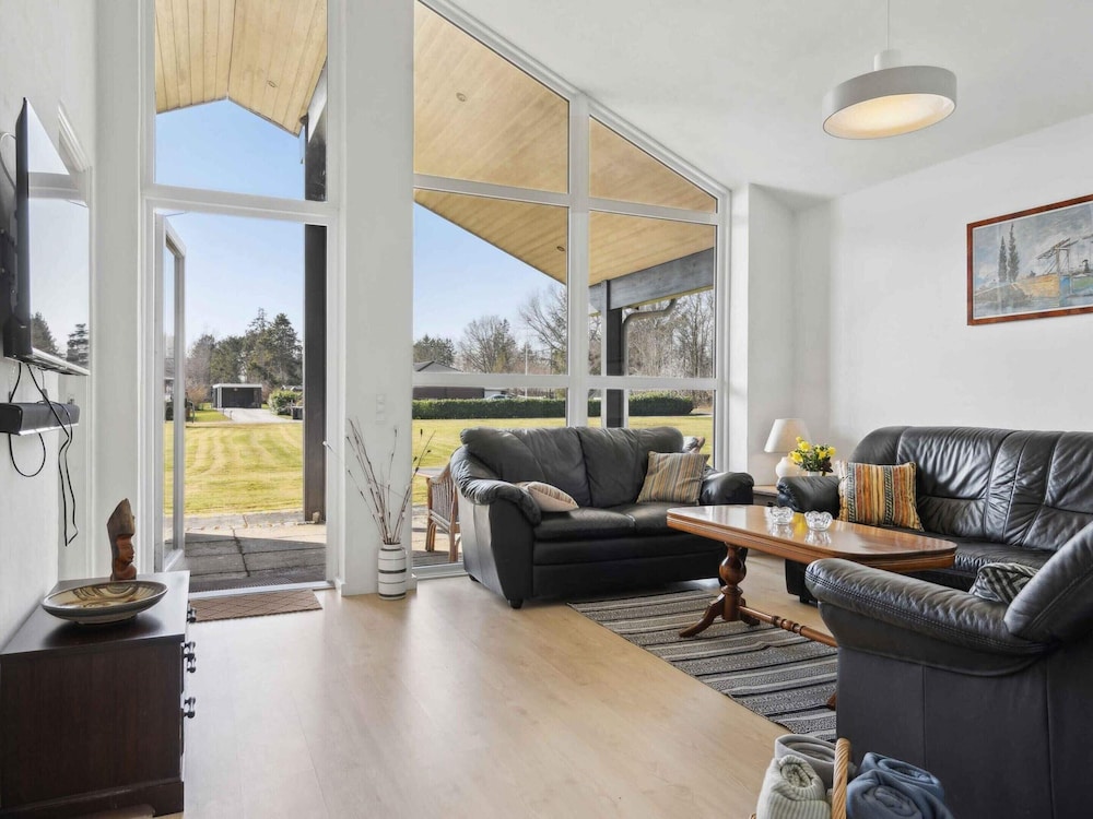 5 Star Holiday Home in Orsted