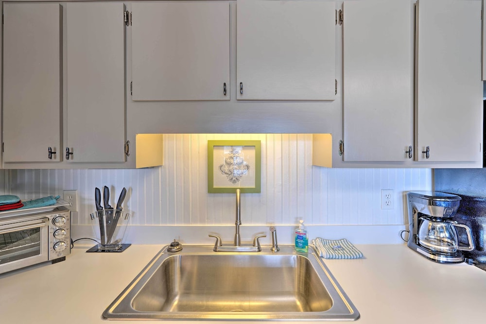 Steps to the Beach: PCB Condo w/ Balcony!