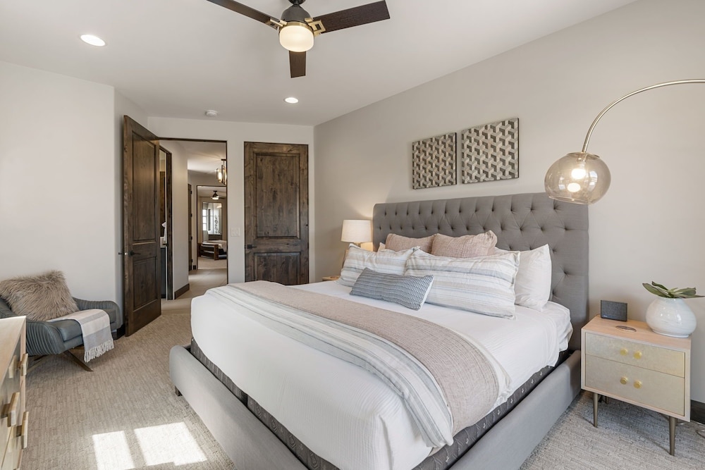 La Vista Encanto #14 4 Bedroom Home