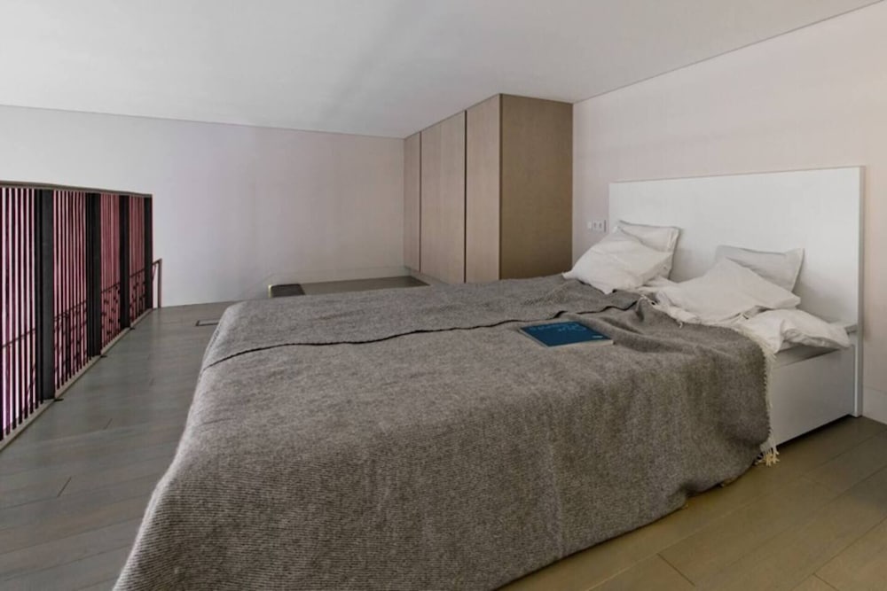 Luxury 1-bed Apartment in Vilnius Oldtown view 5