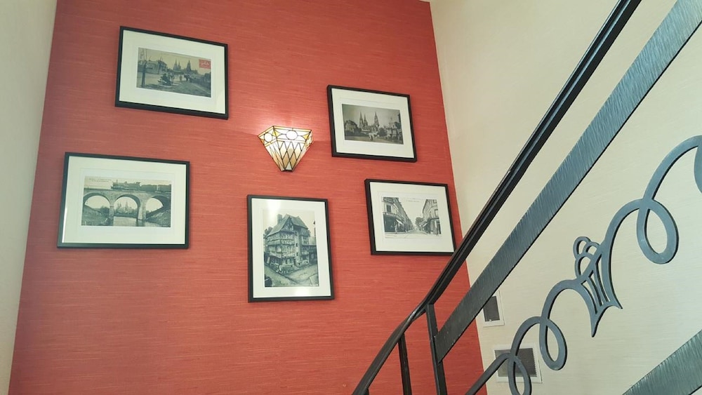 Castel Bayeux Guesthouse