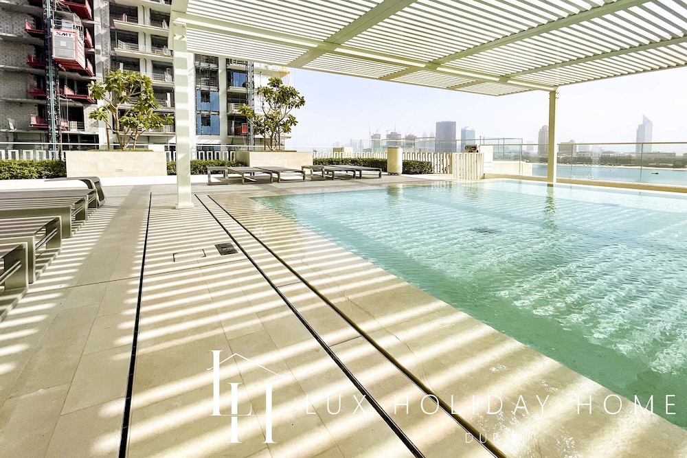 LUX The Marina Vista Beachfront Suite