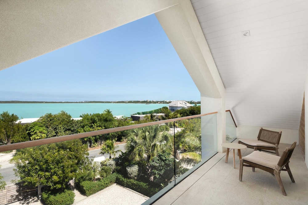 La Mer Villa West Luxury Oceanfront on Sapodilla Bay