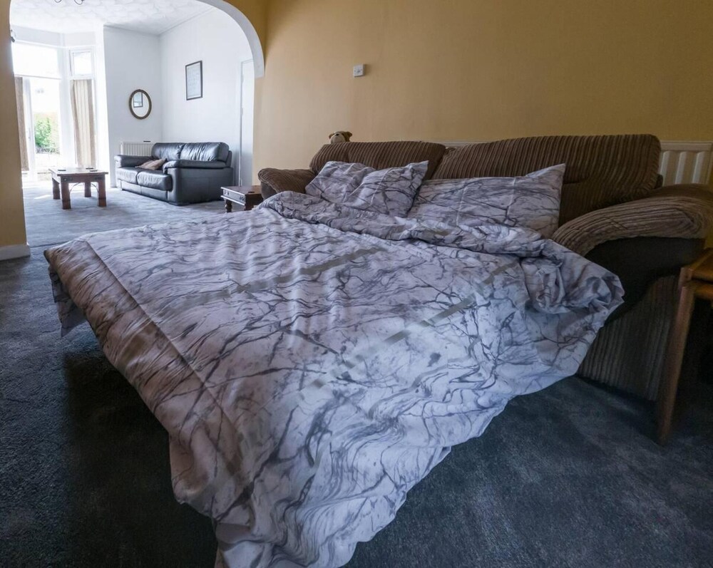 6 Guests-free Public Parking-5 Min to Beach view 5