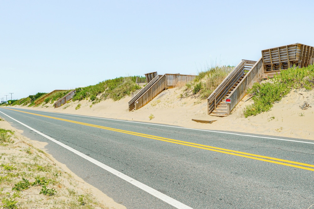 Private Beach Access & Hot Tub: Kitty Hawk Haven