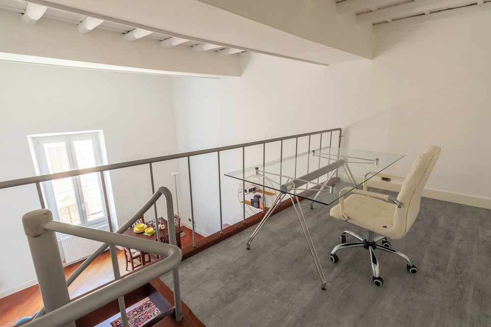 Pantheon Apartments