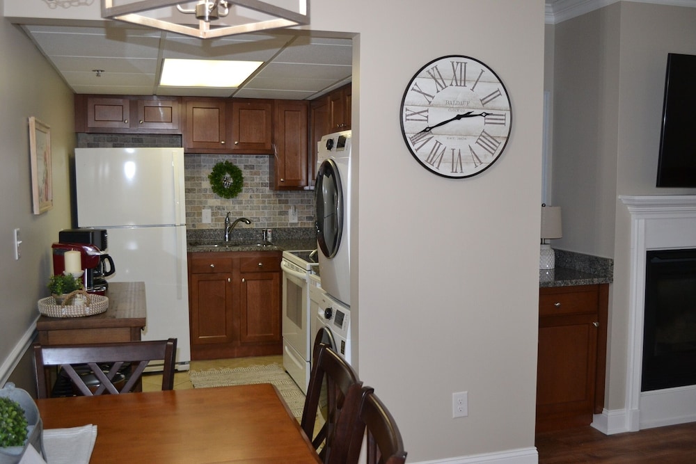 Smoky Mountains 107 2bd Condo With Fireplace 2 Bedroom Home by RedAwning view 3