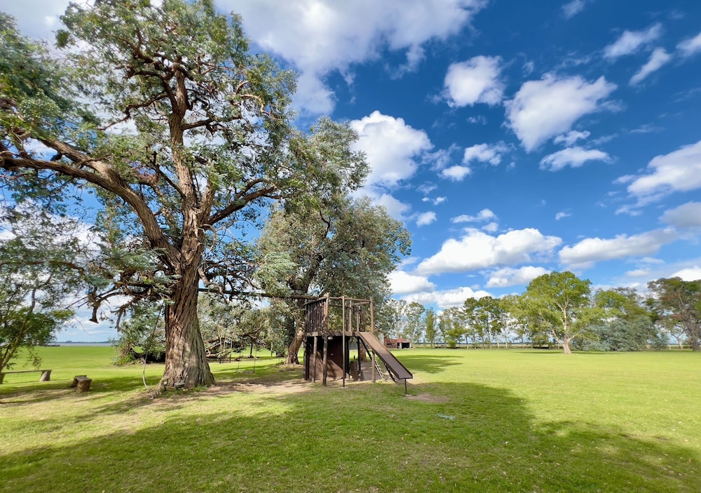 REFUGIO Natural Glamping