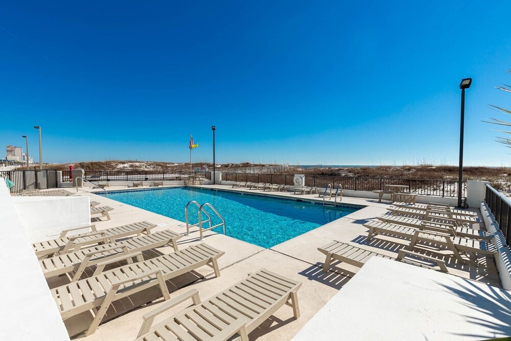 Island Winds East 610 2 Bedroom Condo