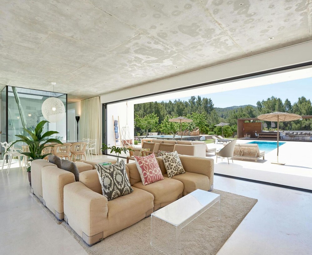 Holiday Home With Outdoor Cinema