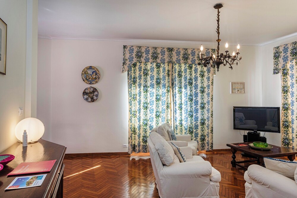 Charming Balcony Apartment by Wonderful Italy