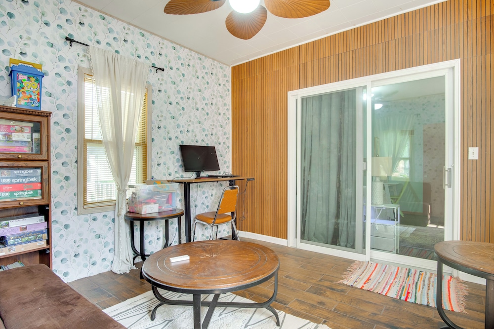 Deck & Spacious Yard: Family Home in Rock Rapids!