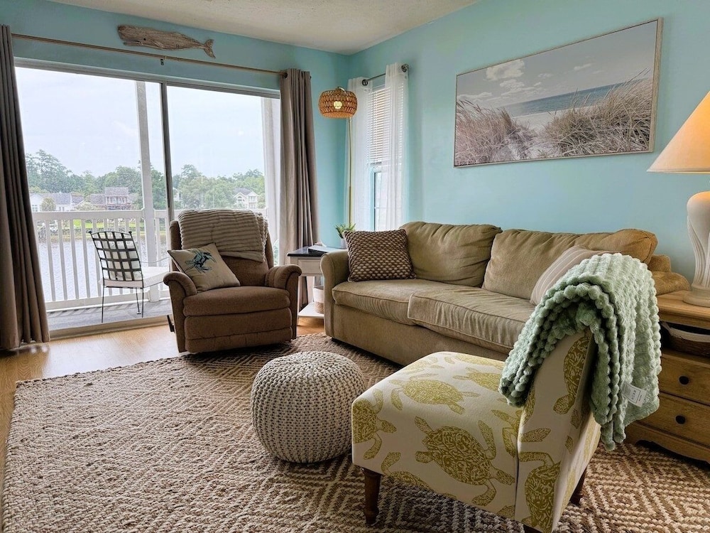 Waterway Village 27f 2 Bedroom Condo