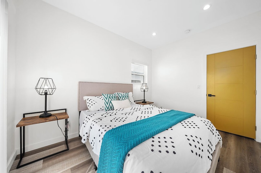 Cozy Bedroom Los Angeles