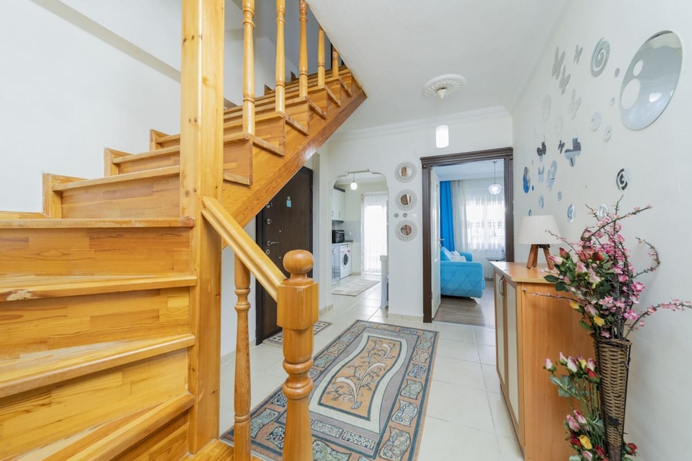 Capacious Flat With Terrace in Central Muratpasa