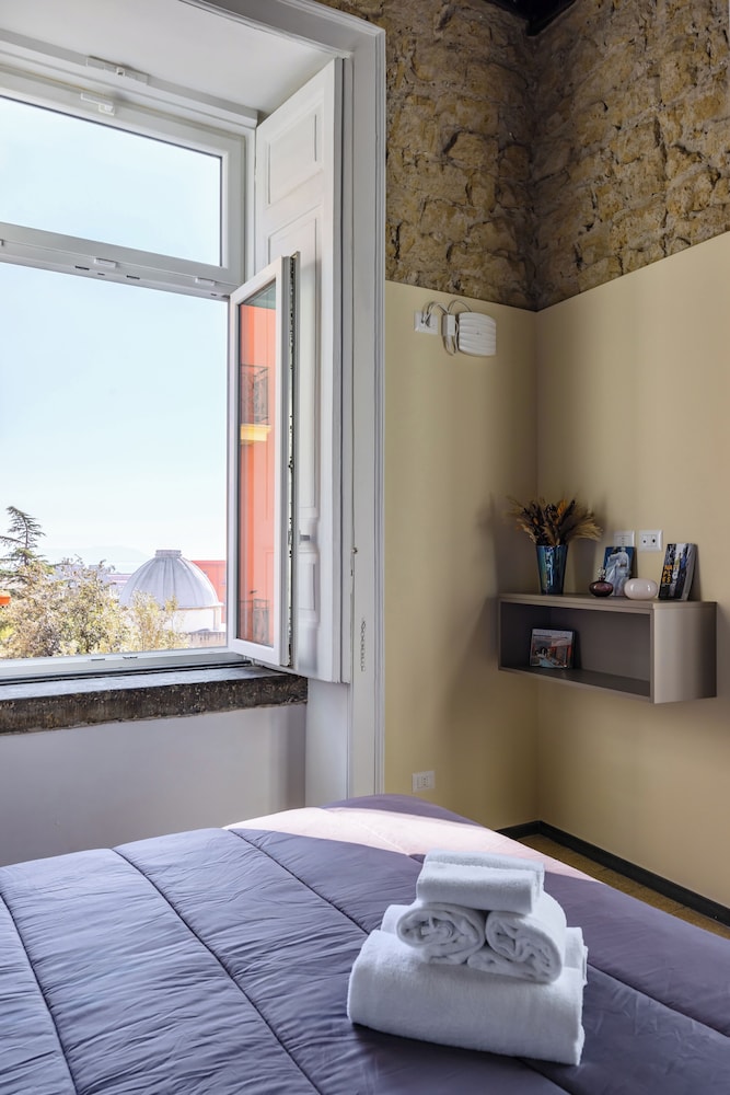 La Pinacoteca Aparthotel by NapoliApartments