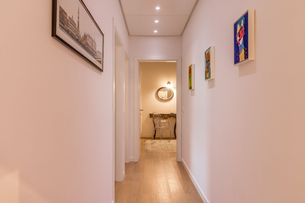 Gallery House