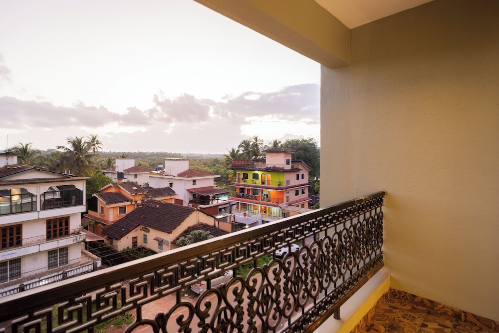 ELIVAAS Kamerios Brisa 1BHK with Jacuzzi
