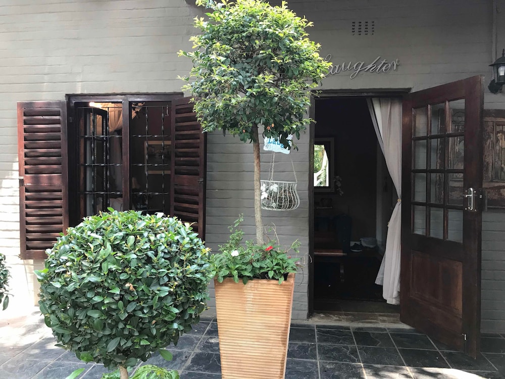 Waterhouse Guest Lodges 202 Lawley Street