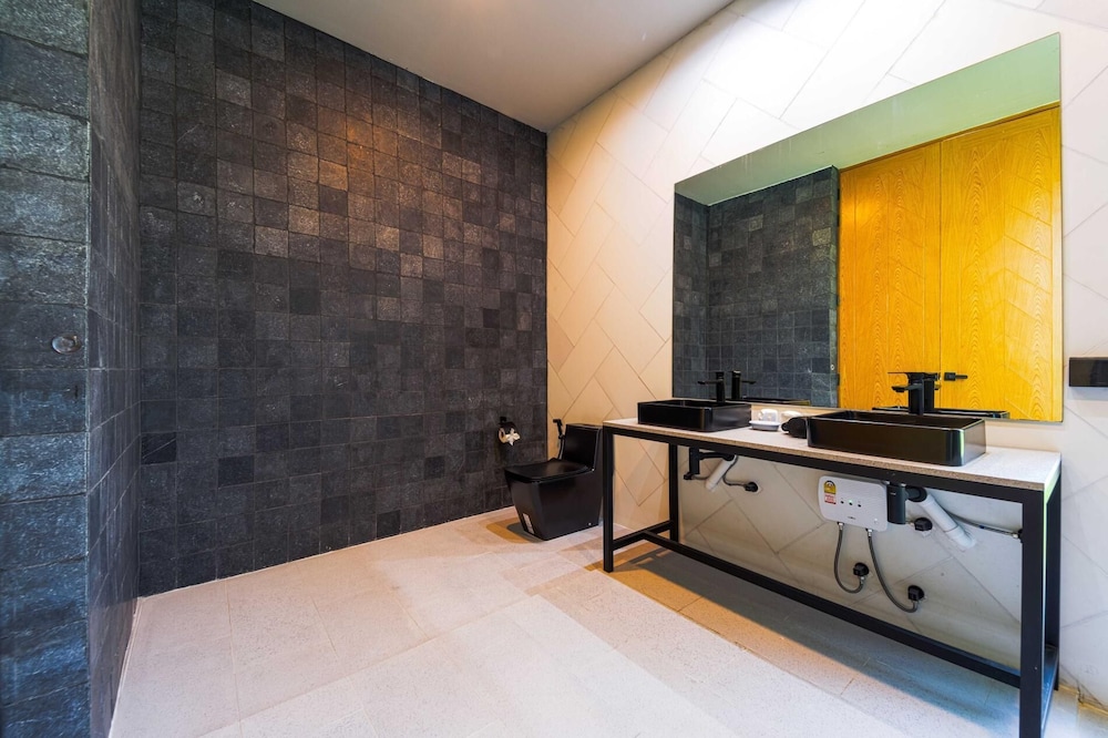 Luxury 5 Bedroom Pool Villa KH-C1