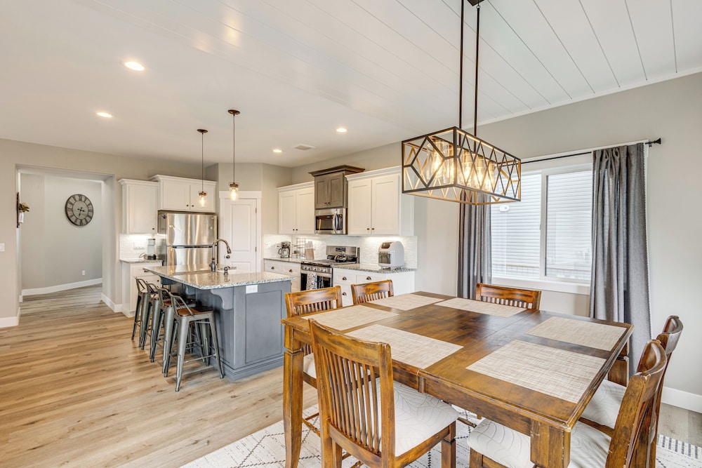 4 Mi to Snake River: Family Home w/ Yard in Rigby