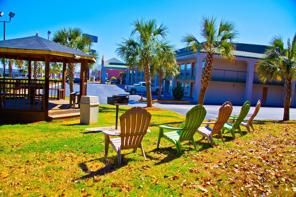 Macon Vacations - Quality Inn Suites Macon North - Property Image 17