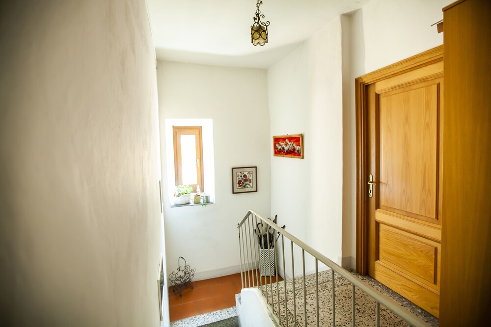 Photo 32