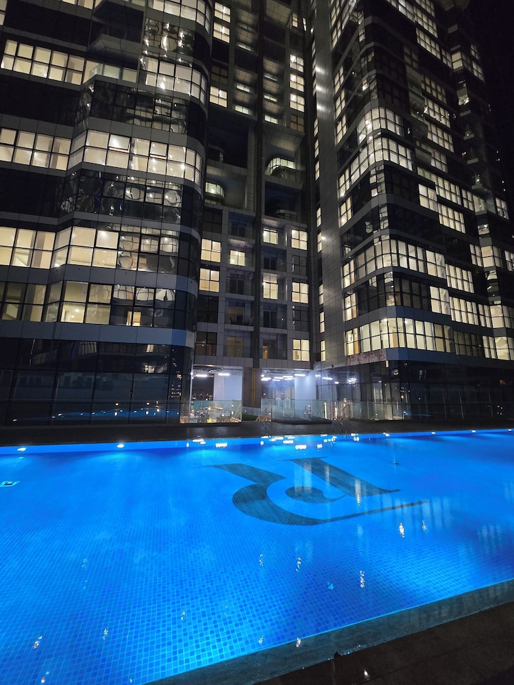 LUXURY MOON 2BHK AP.