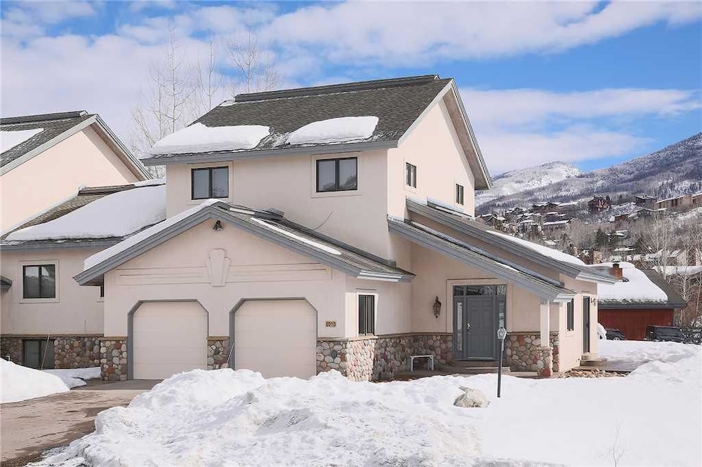 Iron Oak Duplex I