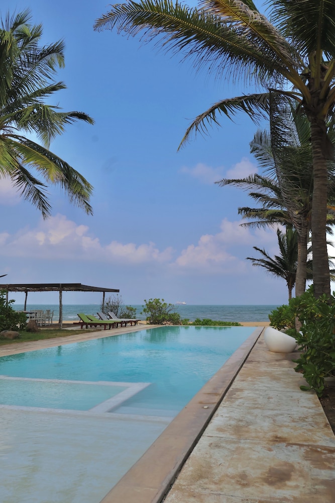 Dolphin Beach Resort