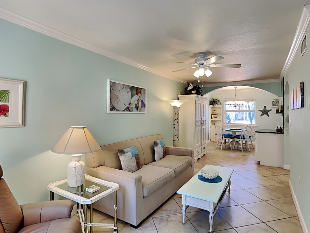 Barefoot Beach Resort F-105