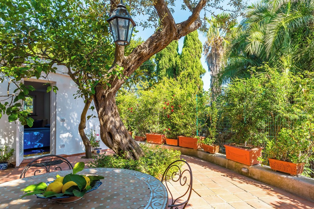 Capri Turquoise by Napoliapartments